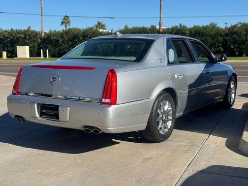 2011 Cadillac DTS Luxury Collection