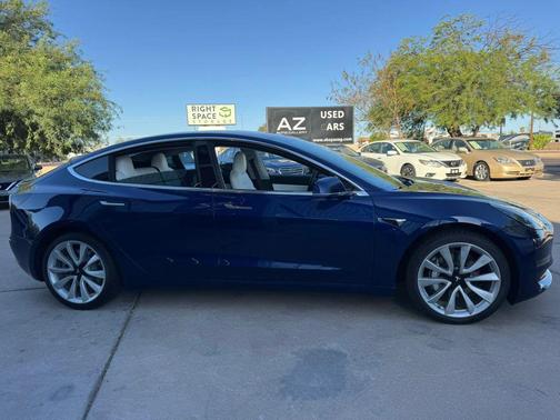 Deep Blue Metallic 2018 Tesla Model 3 Long Range