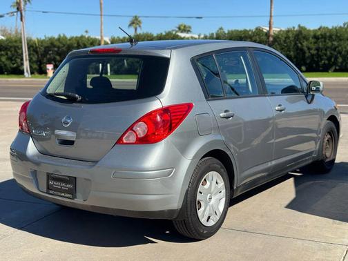 2010 Nissan Versa 1.8 S
