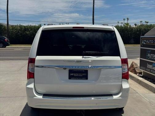 2011 Chrysler Town & Country Touring