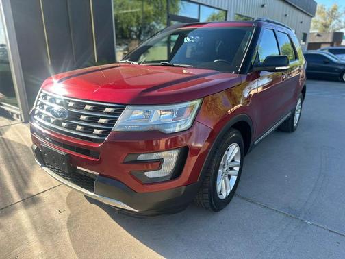 Ruby Red Metallic Tinted Clearcoat 2016 Ford Explorer XLT