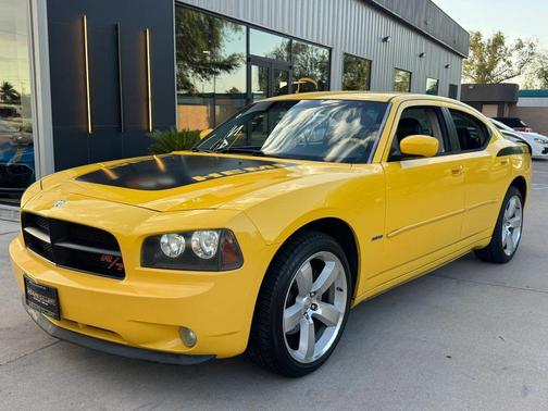 Top Banana 2006 Dodge Charger R/T