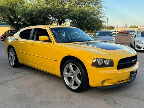Top Banana 2006 Dodge Charger R/T