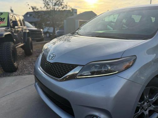 2015 Toyota Sienna SE