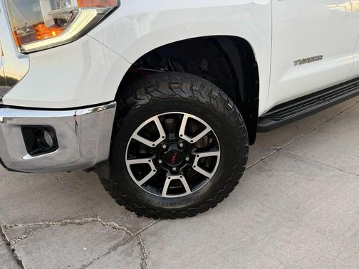 2014 Toyota Tundra SR5