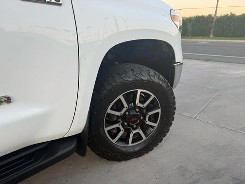 2014 Toyota Tundra SR5