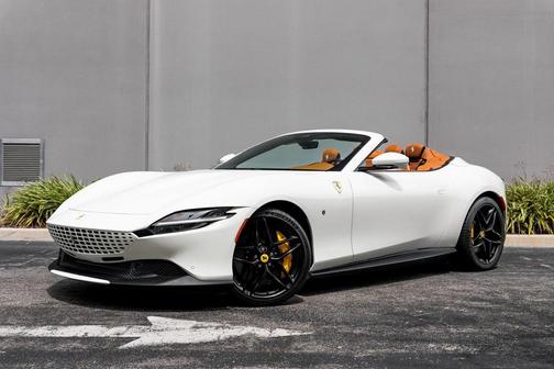 2025 Ferrari Roma Spider Base