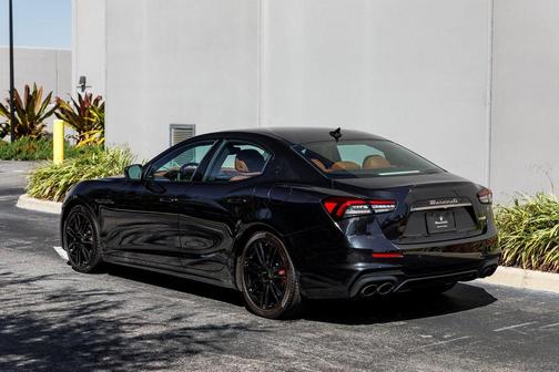 2022 Maserati Ghibli Modena