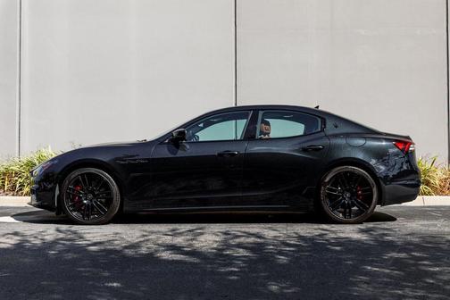 2022 Maserati Ghibli Modena