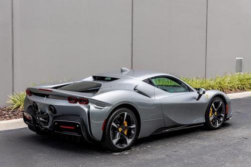 2022 Ferrari SF90 Stradale Base