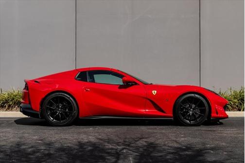 2021 Ferrari 812 GTS Base