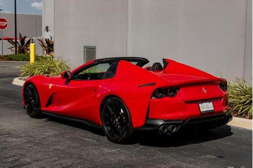 2021 Ferrari 812 GTS Base
