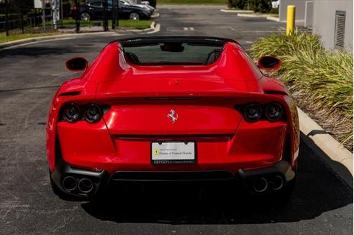 2021 Ferrari 812 GTS Base