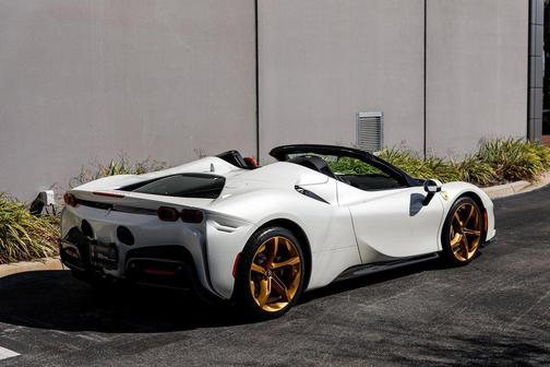 2024 Ferrari SF90 Spider Base