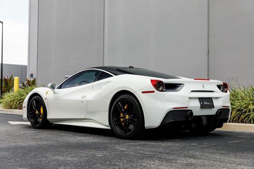 2019 Ferrari 488 GTB Base