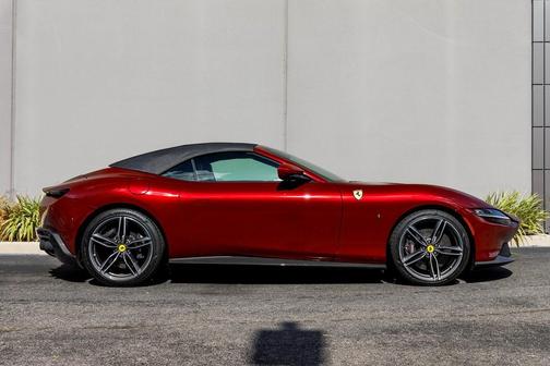 2025 Ferrari Roma Spider Base