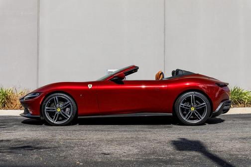 2025 Ferrari Roma Spider Base