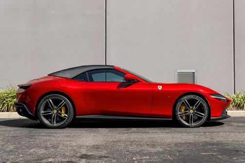 2025 Ferrari Roma Spider Base