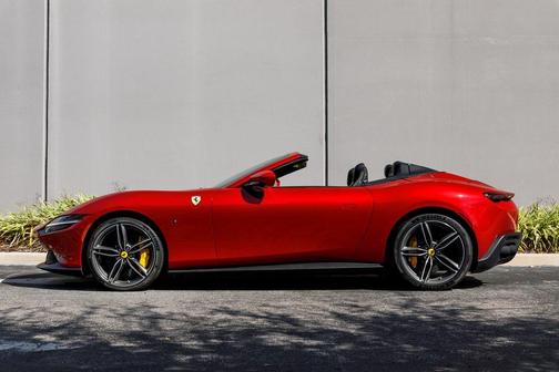 2025 Ferrari Roma Spider Base