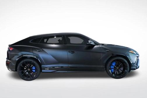 Black 2024 Lamborghini Urus S