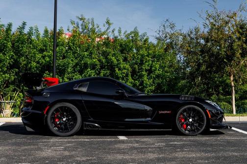 2017 Dodge Viper GTC