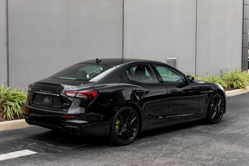 2022 Maserati Ghibli Modena