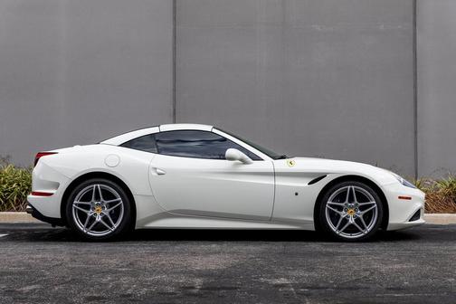 2016 Ferrari California T