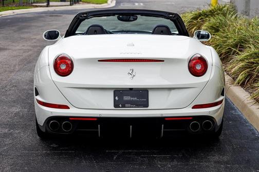 2016 Ferrari California T