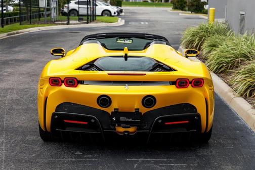 2024 Ferrari SF90 Spider 