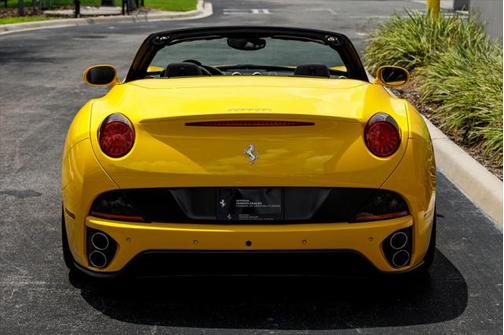 2010 Ferrari California Base