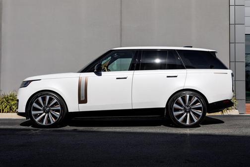 2024 Land Rover Range Rover P615 SV