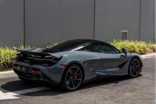 2022 McLaren 720S Base