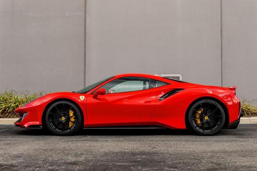 2020 Ferrari 488 Pista Base