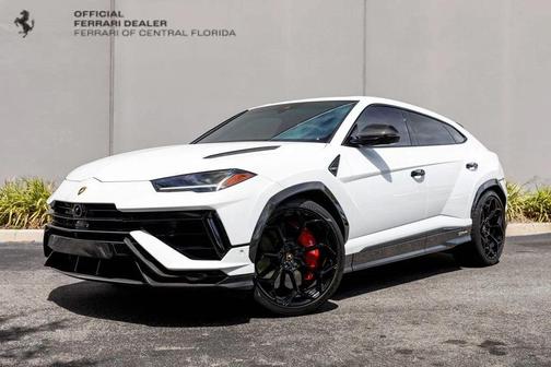 White 2024 Lamborghini Urus Performante