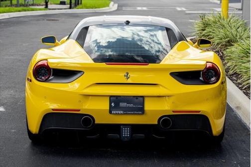 2016 Ferrari 488 GTB Base