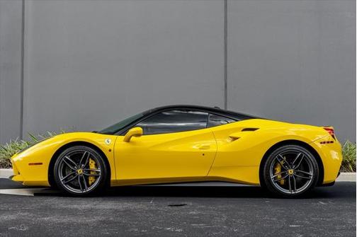 2016 Ferrari 488 GTB Base