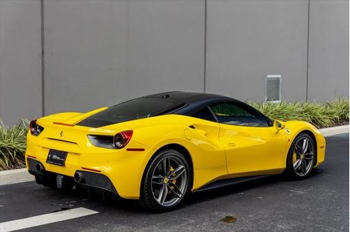 2016 Ferrari 488 GTB Base