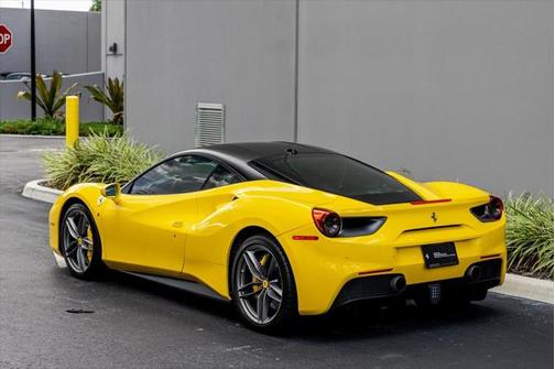 2016 Ferrari 488 GTB Base