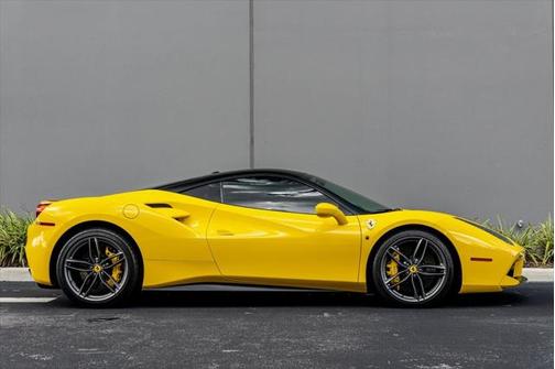2016 Ferrari 488 GTB Base
