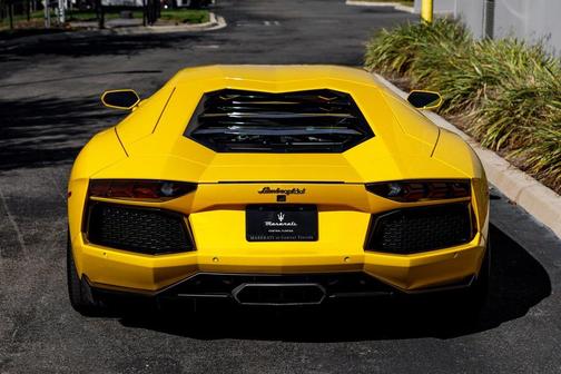 2014 Lamborghini Aventador 