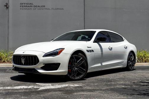 Bianco 2022 Maserati Quattroporte Modena