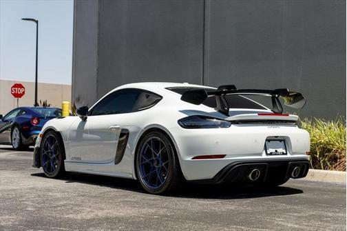 2024 Porsche 718 Cayman GT4 RS