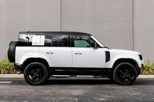 2023 Land Rover Defender 110 V8