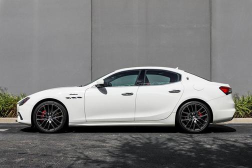 2022 Maserati Ghibli Modena
