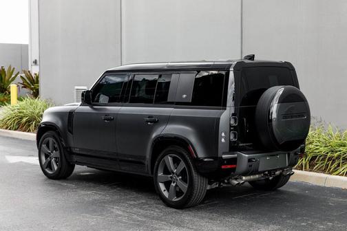2024 Land Rover Defender 110 P525 Carpathian Edition