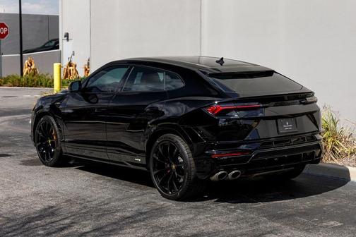 2024 Lamborghini Urus S