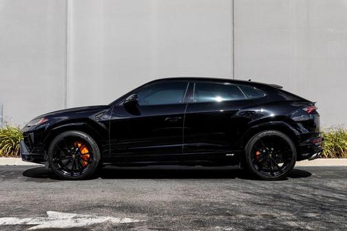 2024 Lamborghini Urus S