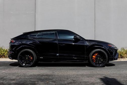 2024 Lamborghini Urus S