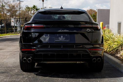 2024 Lamborghini Urus S