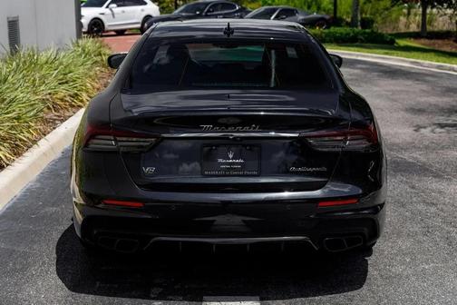 Nero Ribelle Metallic 2022 Maserati Quattroporte Trofeo